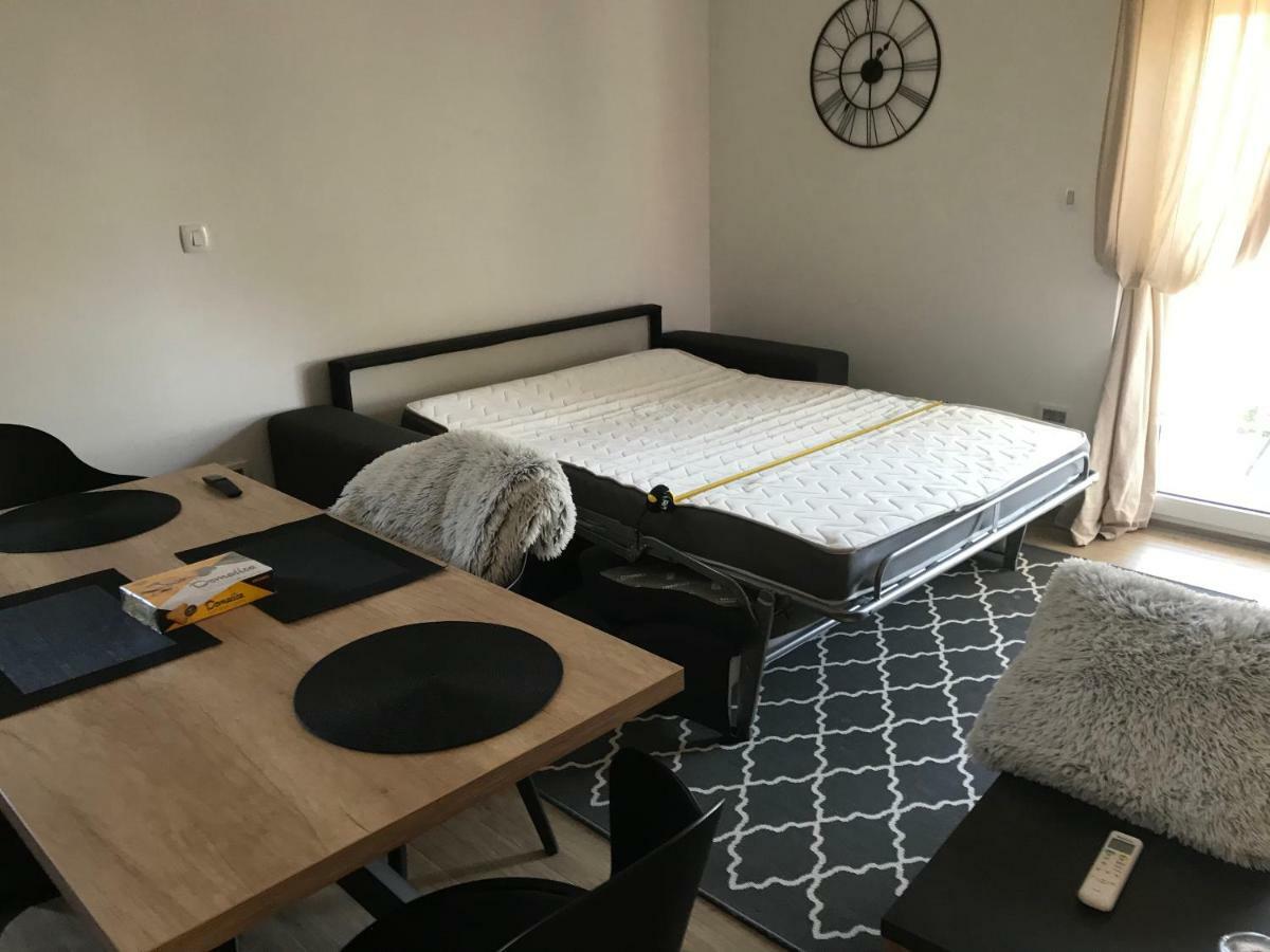 Ultra Apartment *